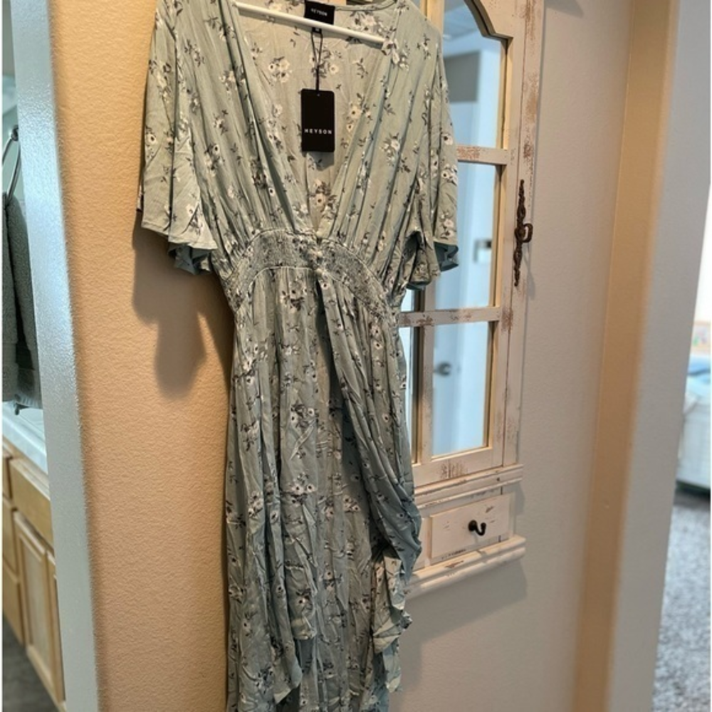 New Woman’s Heyson‎ Kimono Dress